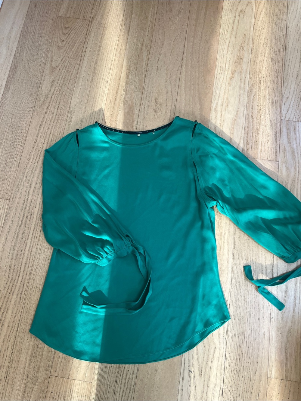 Elie Tahari Emerald Green Silk Tie-Cuff Blouse